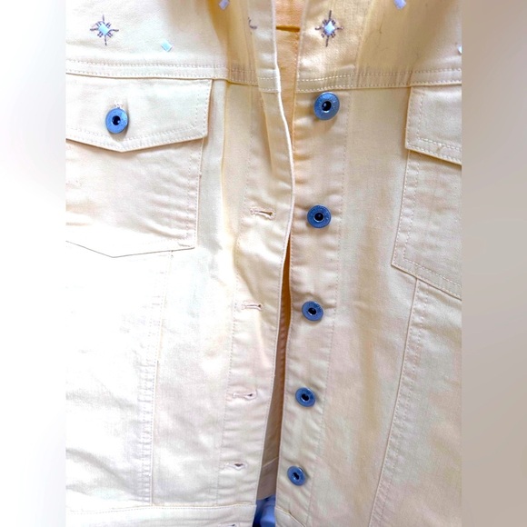 🤠 Denim Bomber Jacket Yellow embroidered details - Picture 7 of 7